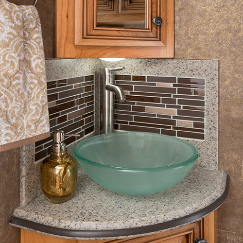 Contempo™ Bath/Head Faucet image 2