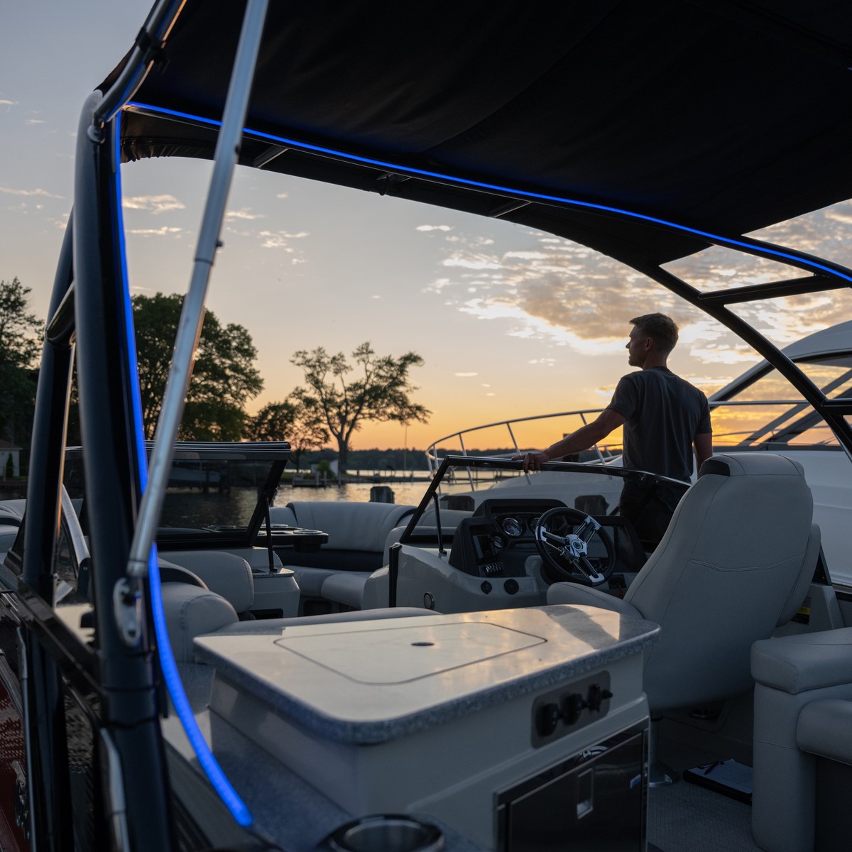 Luna™ Eclipse Diffused Flex Light